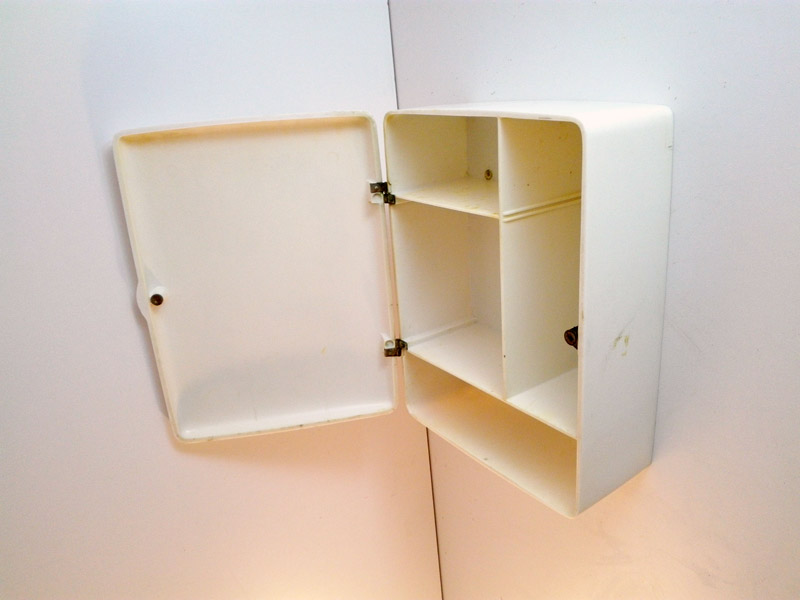 armario ban_o colgar gilac francia plastico 42x31x17 1u